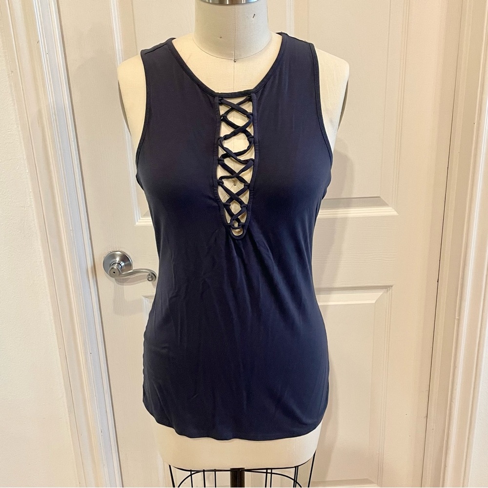 Buckle. Large. Knit tank.